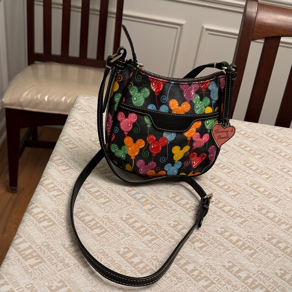 Disney Dooney and Bourke Balloons Crossbody❤️💚❤️🖤